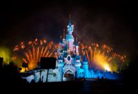 Une explosion de lumières et de couleurs avec le nouveau spectacle nocturne, Disney Dreams. Le dimanche 1er avril 2012 à Paris. Paris. 